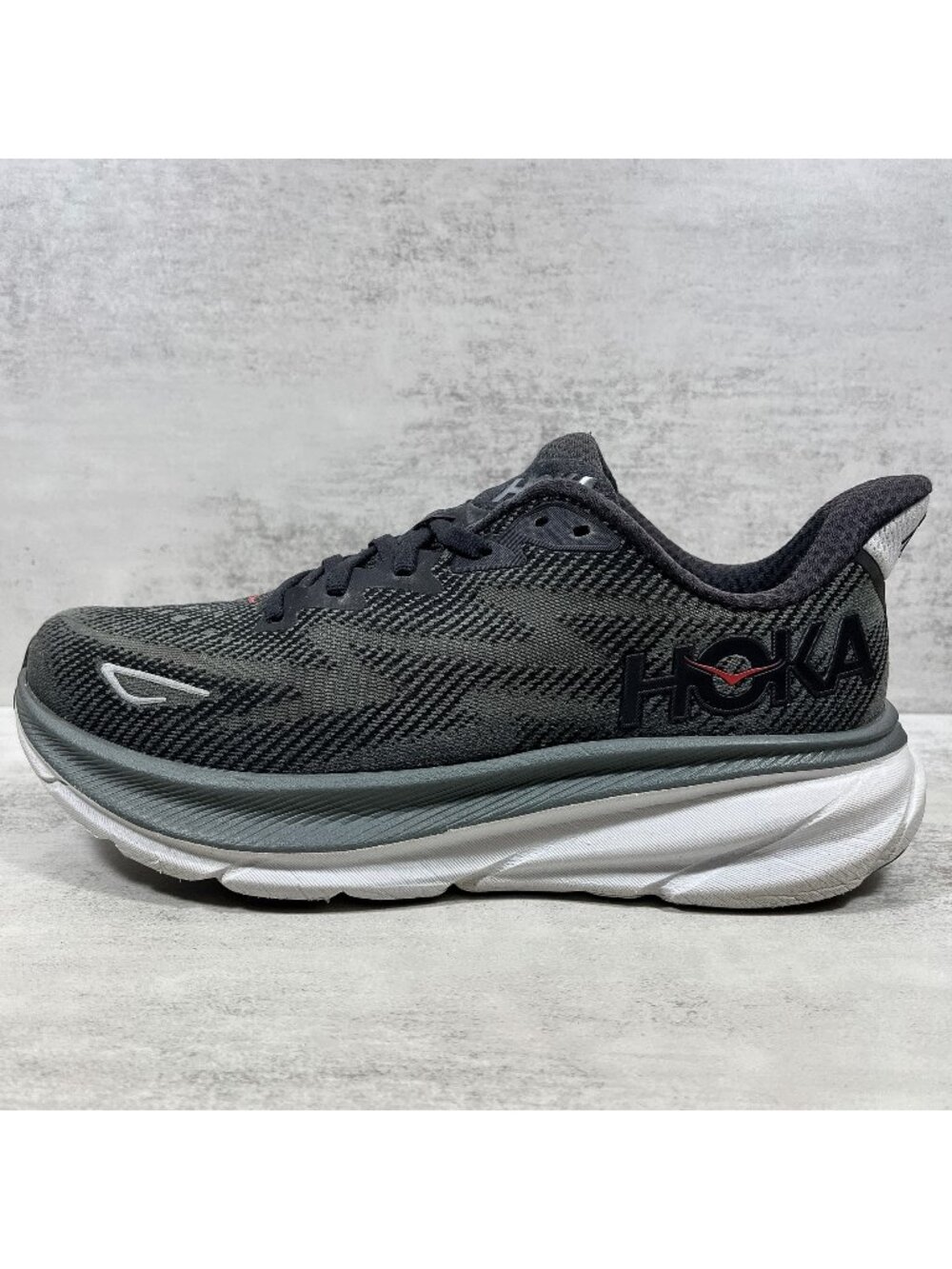 Hoka One One Clifton 9 Running Shoes - Men's Size 7.5 D / Women's 8.5 D Wide